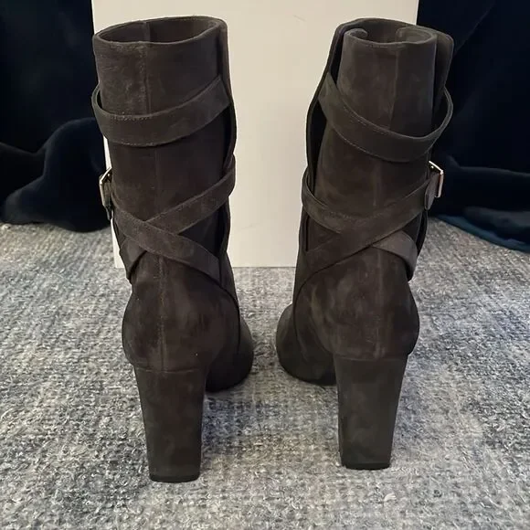 Theory boot jodhpur suede block heel size 38 US 8 like new perfect condition